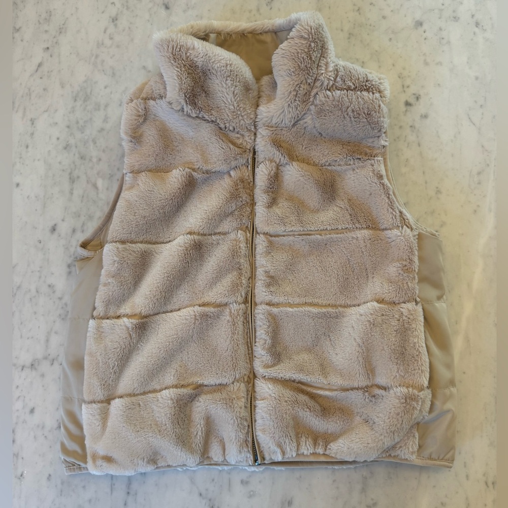Dylan Women's Faux Fur Vest Size Medium Cream/Beige